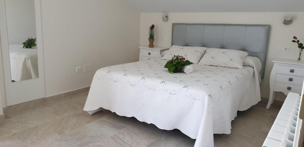 Apartamentos La Pradera De Isla Bagian luar foto
