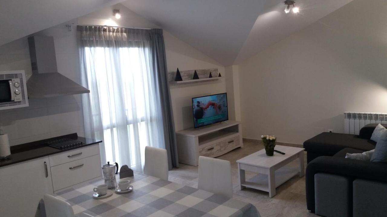 Apartamentos La Pradera De Isla Bagian luar foto