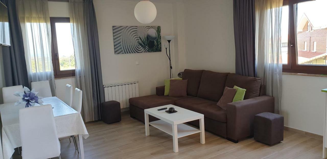 Apartamentos La Pradera De Isla Bagian luar foto