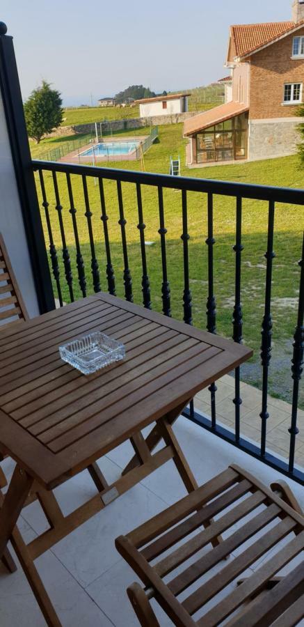 Apartamentos La Pradera De Isla Bagian luar foto