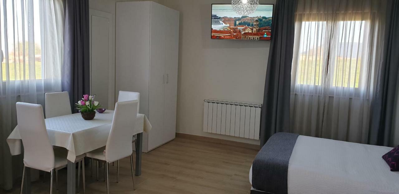Apartamentos La Pradera De Isla Bagian luar foto