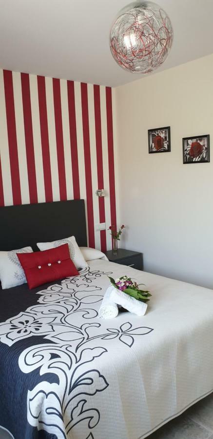 Apartamentos La Pradera De Isla Bagian luar foto