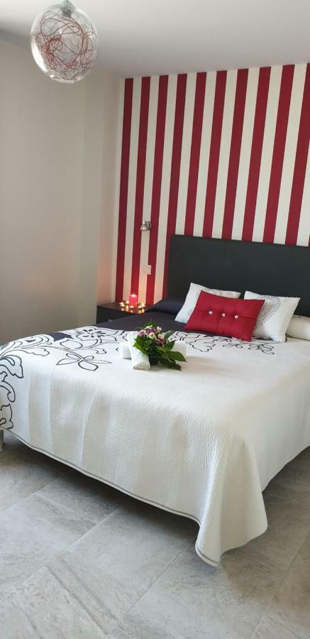 Apartamentos La Pradera De Isla Bagian luar foto