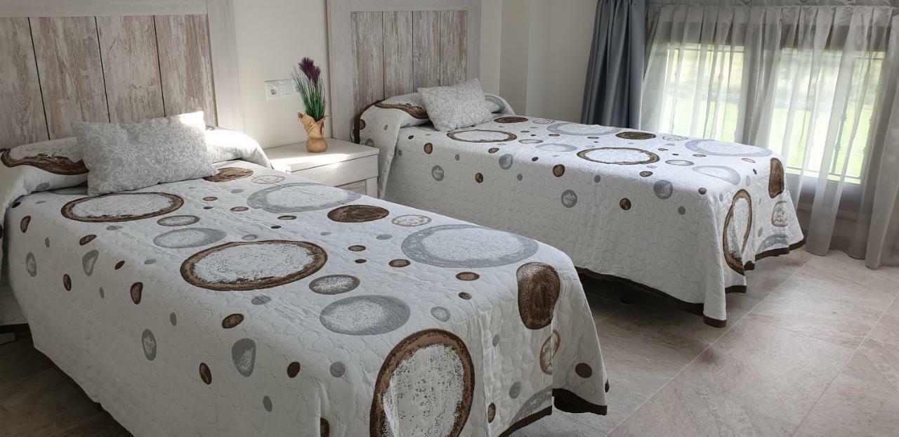 Apartamentos La Pradera De Isla Bagian luar foto
