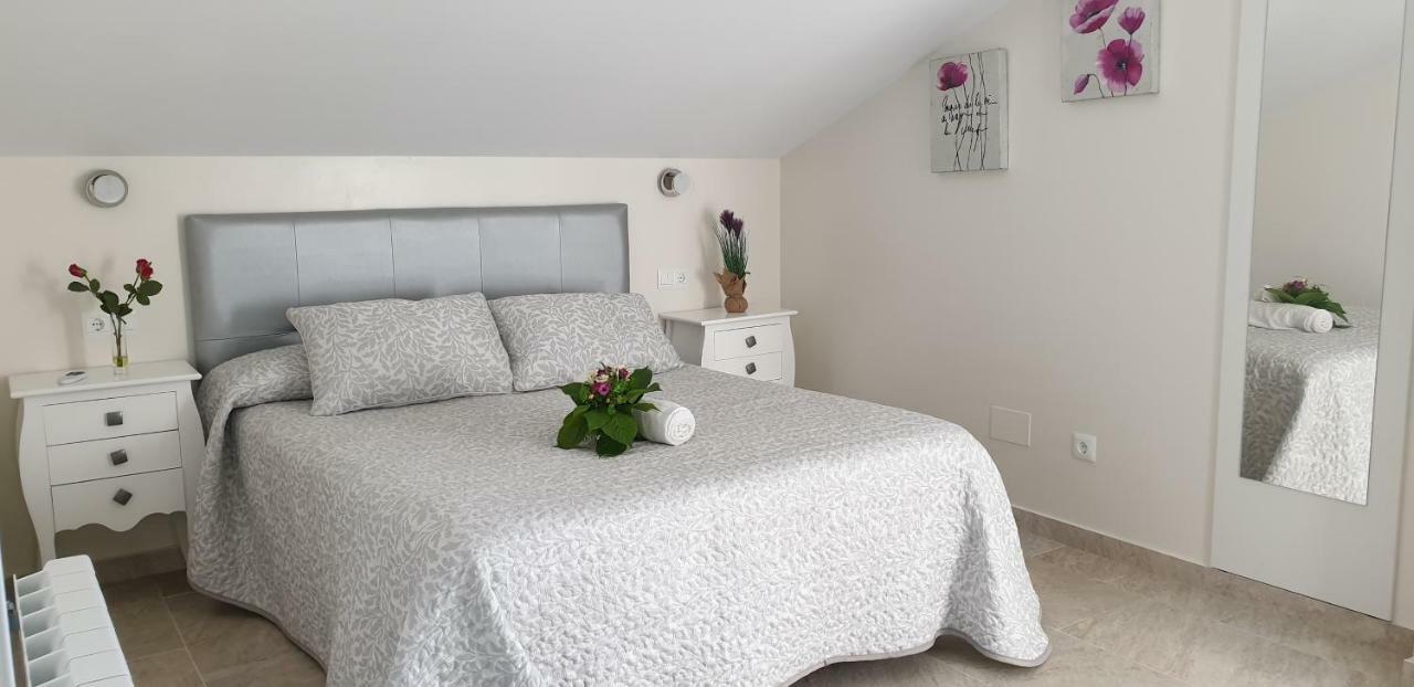 Apartamentos La Pradera De Isla Bagian luar foto