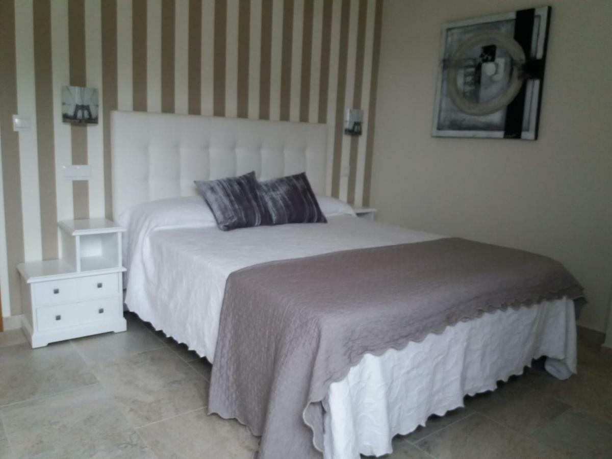 Apartamentos La Pradera De Isla Bagian luar foto