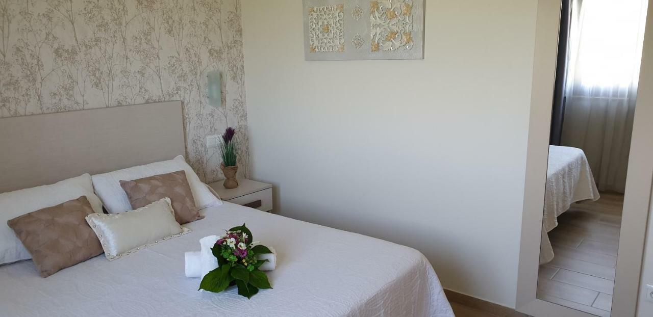 Apartamentos La Pradera De Isla Bagian luar foto