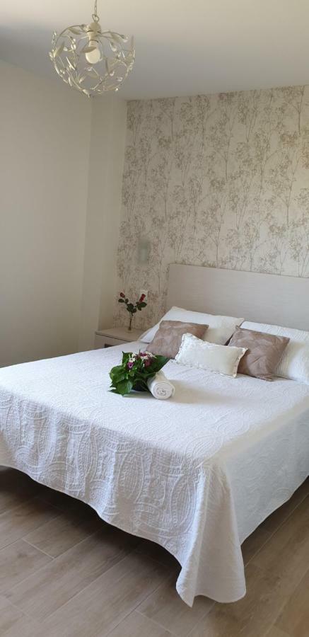 Apartamentos La Pradera De Isla Bagian luar foto