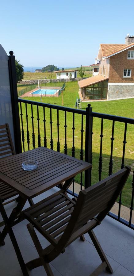 Apartamentos La Pradera De Isla Bagian luar foto