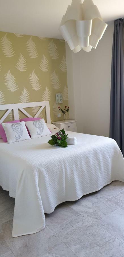 Apartamentos La Pradera De Isla Bagian luar foto