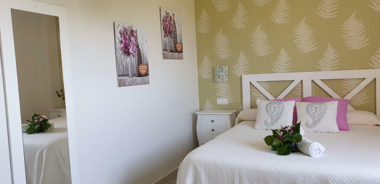 Apartamentos La Pradera De Isla Bagian luar foto