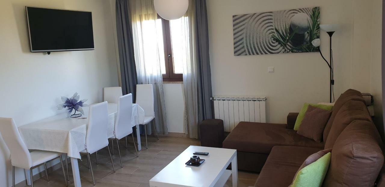 Apartamentos La Pradera De Isla Bagian luar foto